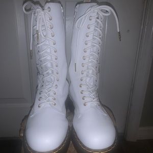 Dr. Marten Louise Body Lt addition